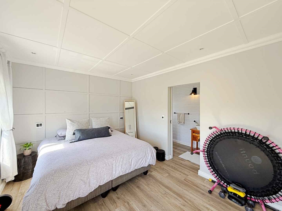 4 Bedroom Property for Sale in Calypso Beach Western Cape